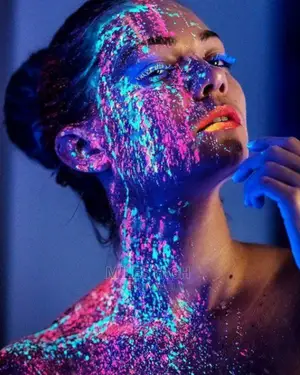 Make Up Neon