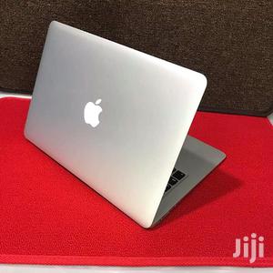 Laptop Apple MacBook Air 2GB Intel Core i5 SSD 128GB