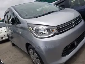 Mitsubishi SpaceWagon Silver 2016 - Modern, Spacious, and Stylish