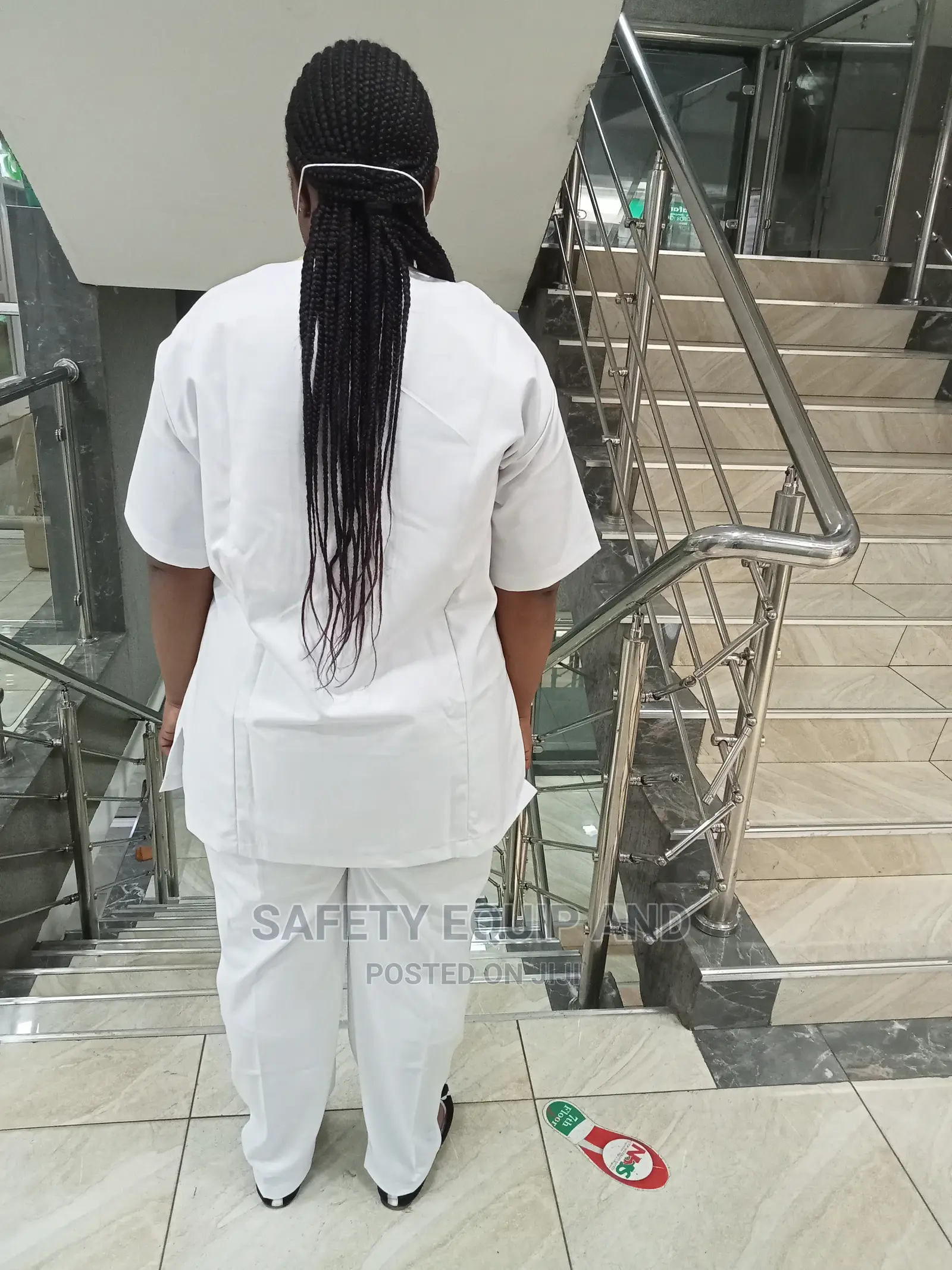 Medical Scrubs/White
