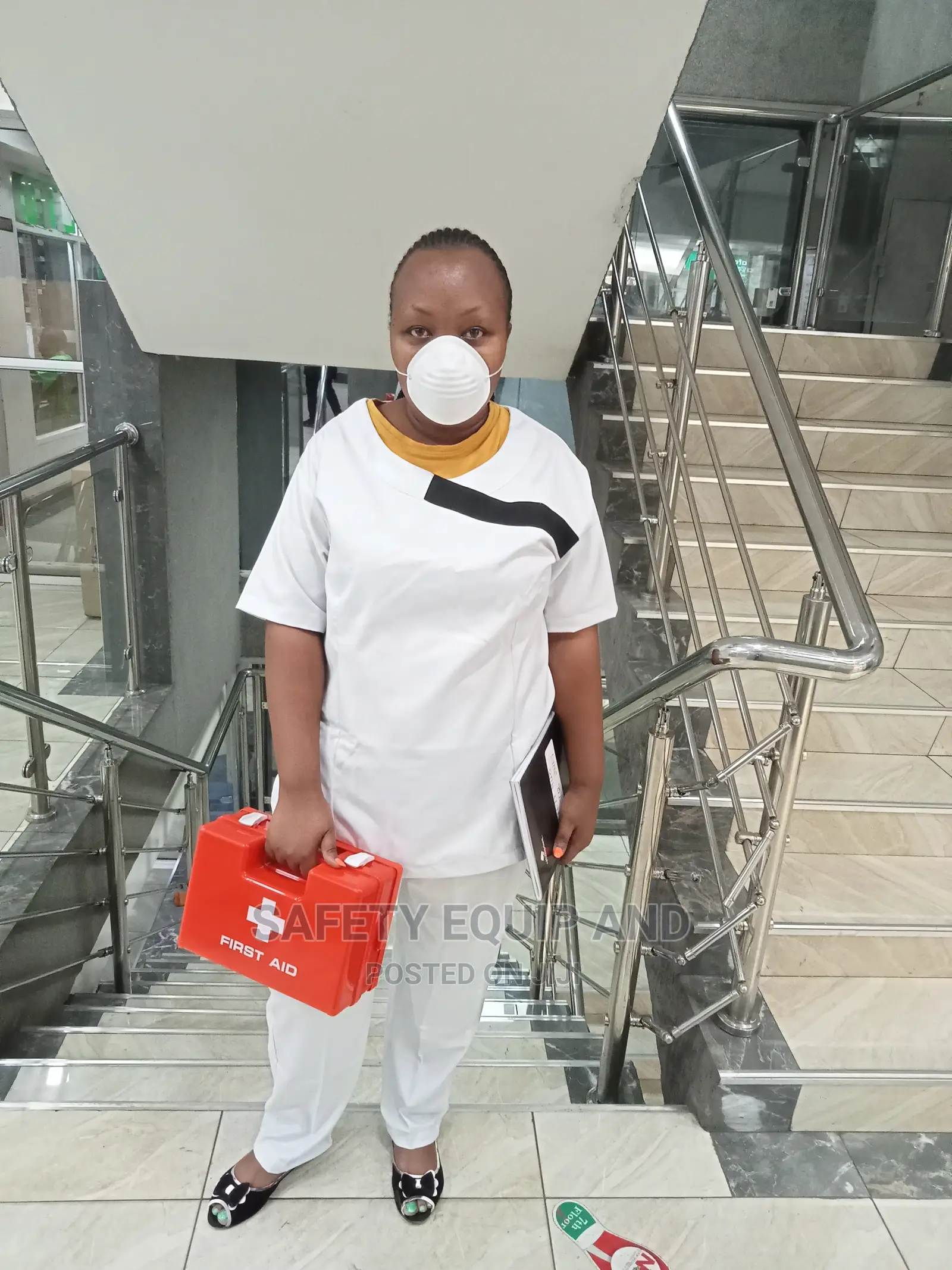 Medical Scrubs/White