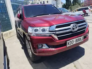 Toyota Land Cruiser 2016 Red