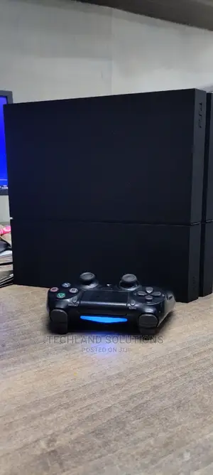 Black Playstation 4!!