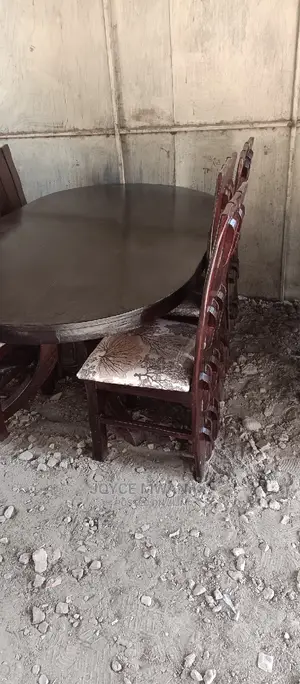 Dinning Table With Six Chairs