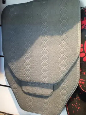 Gray Woolen Floor Mats Available