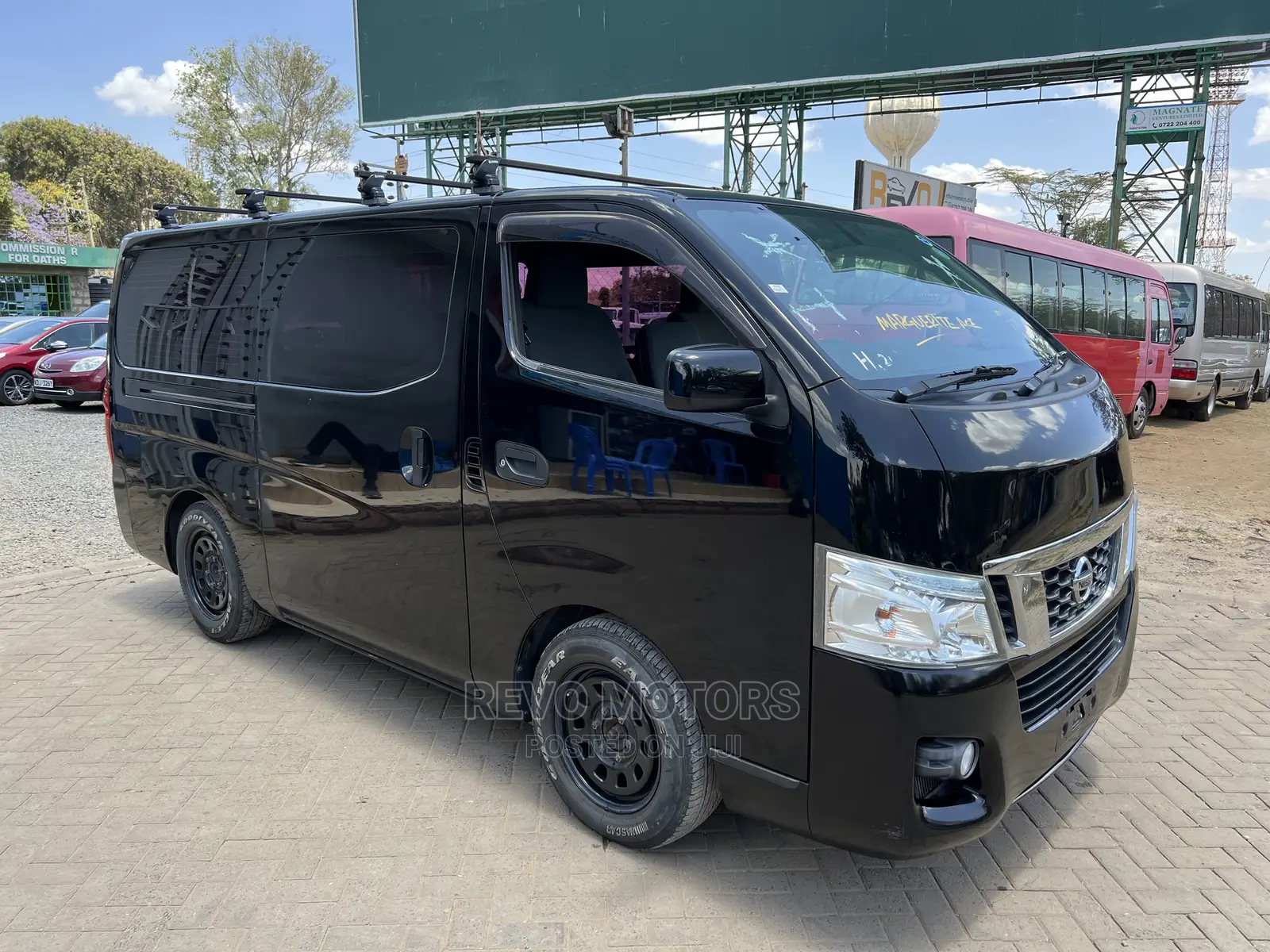 Nissan Caravan (Urvan) 2015 Black