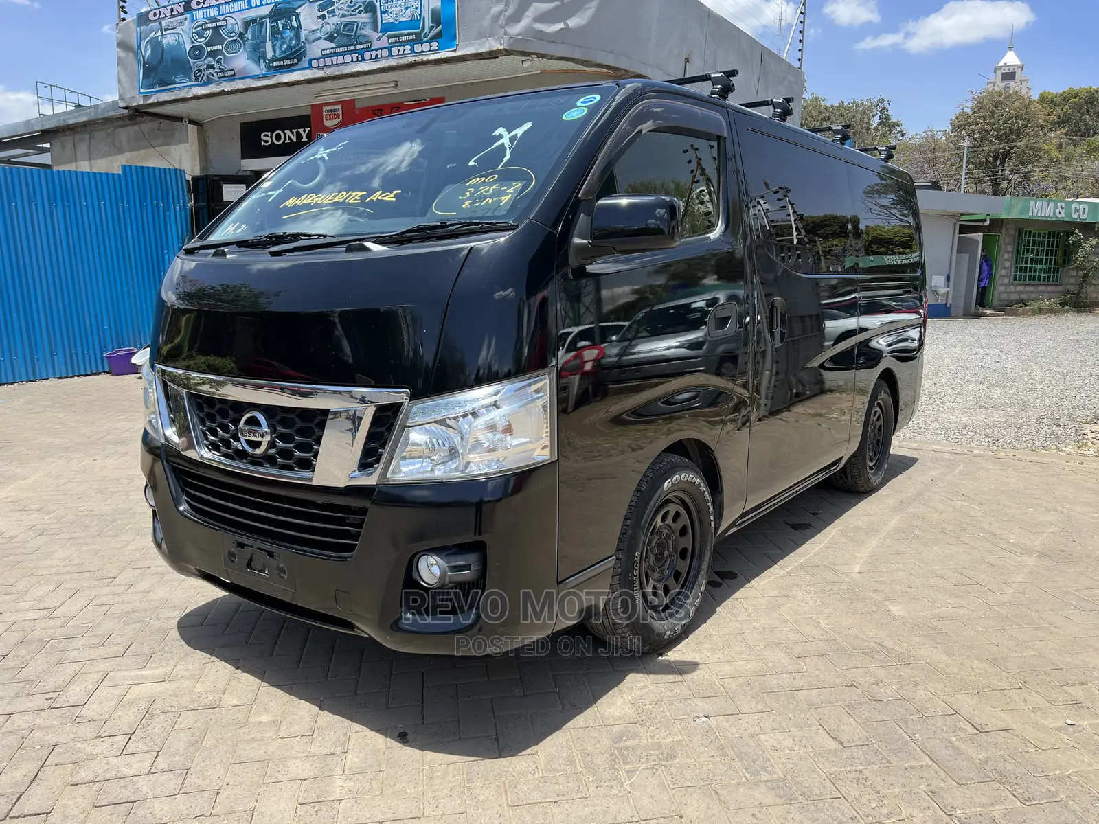 Nissan Caravan (Urvan) 2015 Black