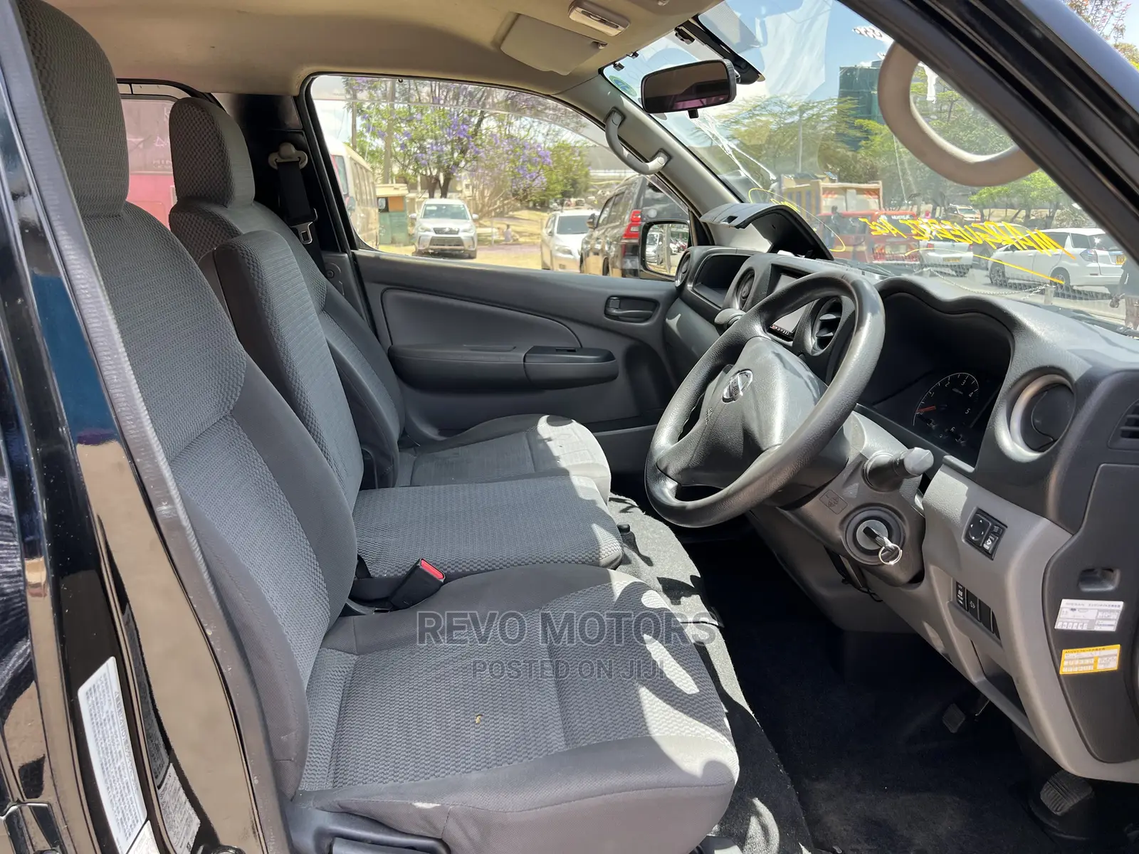 Nissan Caravan (Urvan) 2015 Black