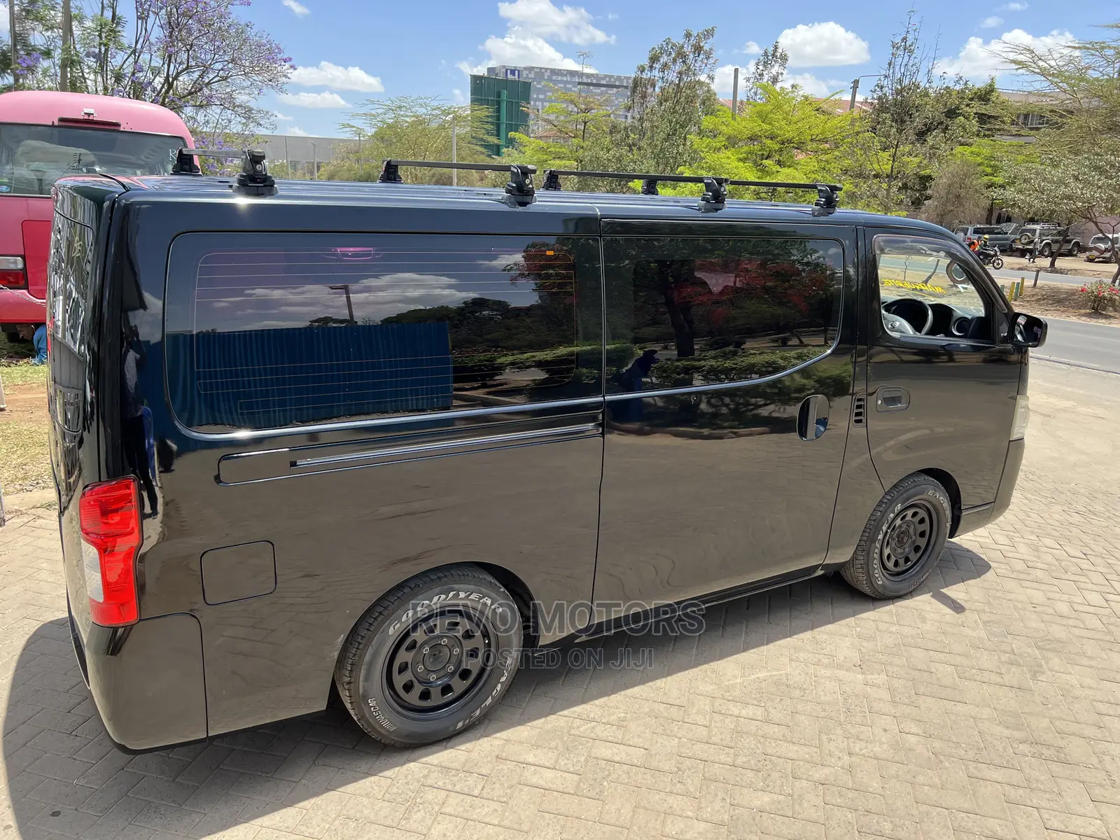 Nissan Caravan (Urvan) 2015 Black