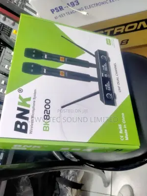 Bnk Wireless Microphone 8200