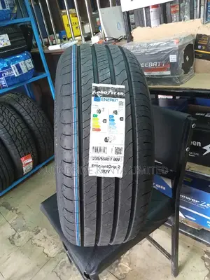 235/55r17 Goodyear Tyre