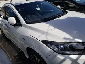 Honda Vezel 1.5 Hybrid 2WD 2015 White