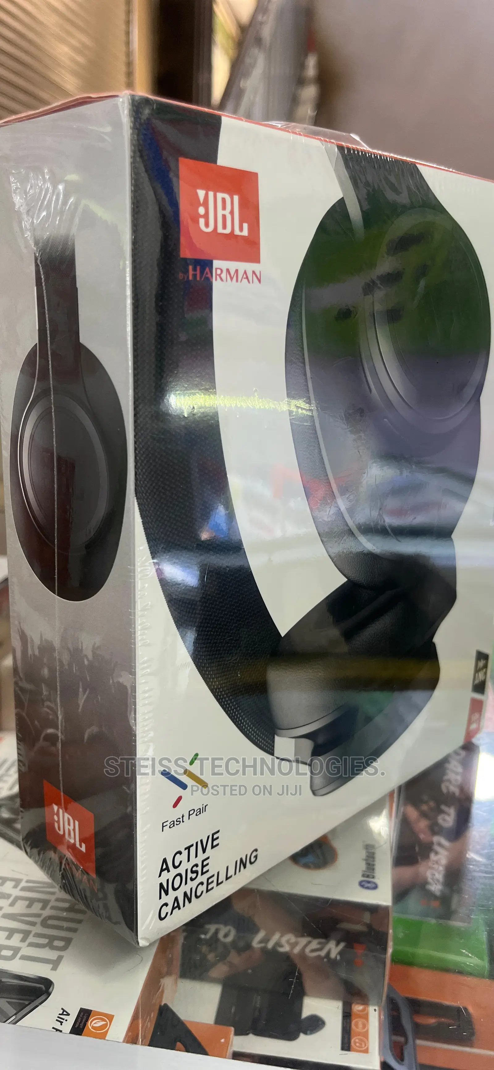 JBL Live-660 Wireless Headphones.