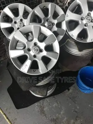 15 Inch Nissan Original Rims ( Tiwan)