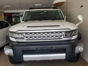 Toyota FJ Cruiser 2015 White