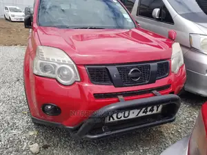 Nissan X-Trail 2.0 Petrol XE 2012 Red