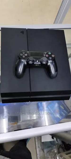 Black SONY Ps4,Playstation 4, 6 Months Old