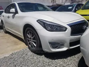 Nissan Fuga 2015 White