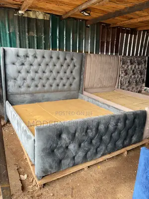 6/6 Tufted Bed
