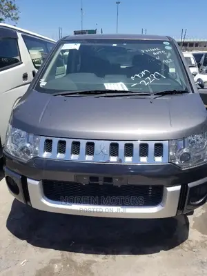 Mitsubishi Delica 2015 Gray