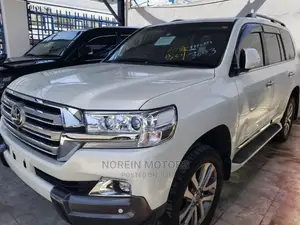 Toyota Land Cruiser 4.6 V8 ZX 2017 White