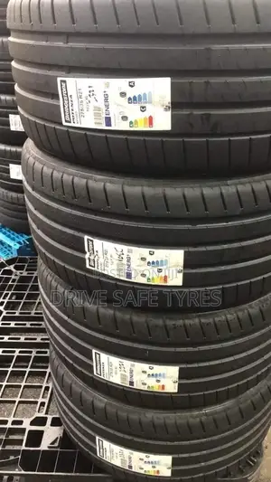 275/35 R 21 Bridgestone Tyre (Japan)