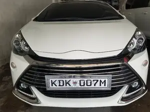 Toyota Aqua 2016 White