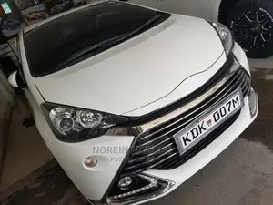 Toyota Aqua 2016 White
