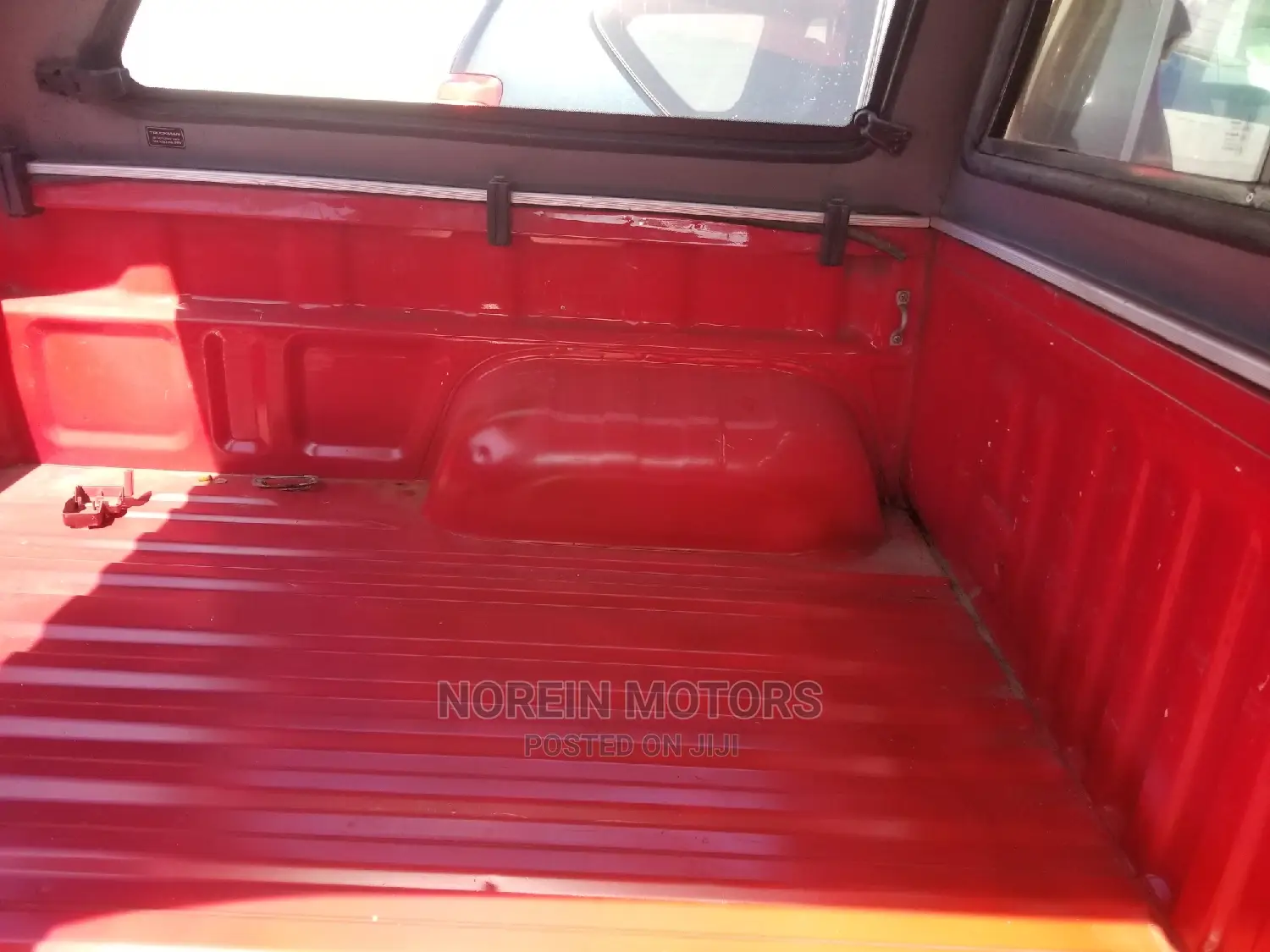 Toyota Hilux WORKMATE 2015 Red