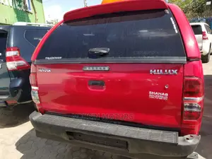 Toyota Hilux WORKMATE 2015 Red
