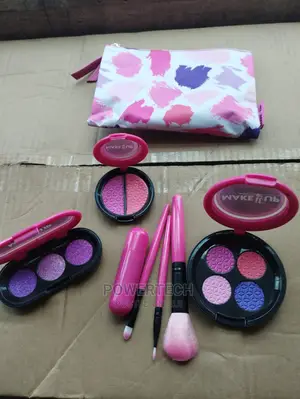 Make Up Kit