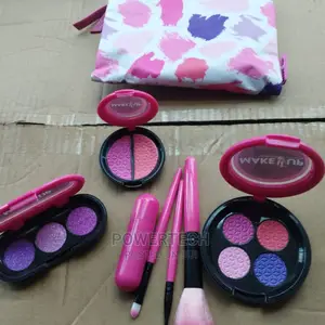 Make Up Kit ;
