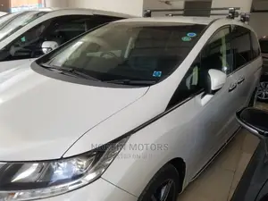 Honda Odyssey 2.4 Absolute 4WD 2015 White