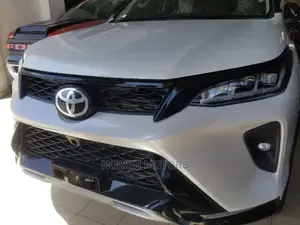 Toyota Fortuner 2.5 D AWD 2021 White