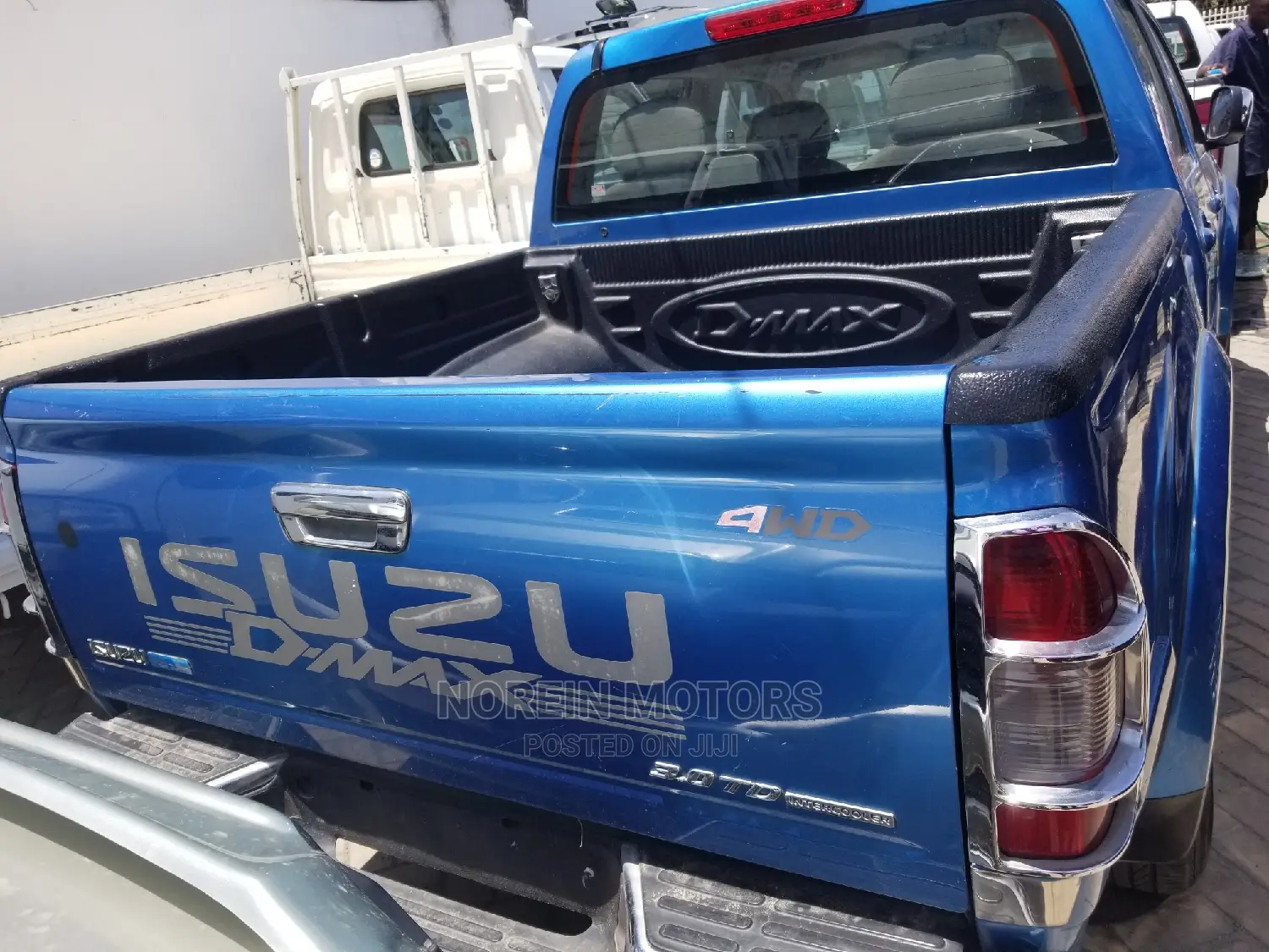 Isuzu D-Max 2010 Blue