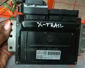 Nissan X-Trail Engine Control Box.
