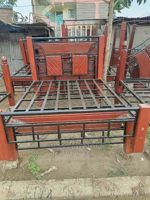 Wooden Metallic Bed 5by6