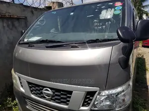 Nissan NV3500 2015 Gray