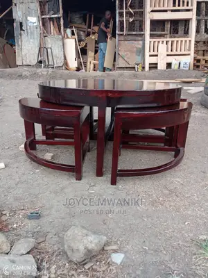 Coffee Table and 4 Stools