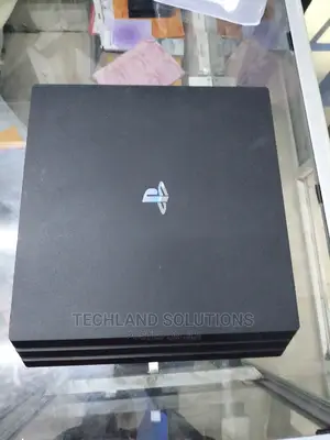 Playstation 4 PRO Used