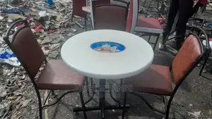 Round Restaurant Table