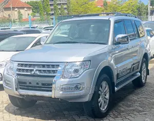 Mitsubishi Pajero 2015 Silver