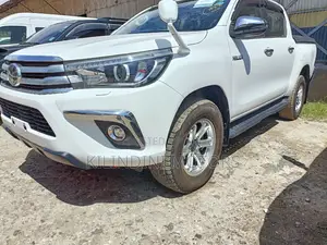 Toyota Hilux 2016 White