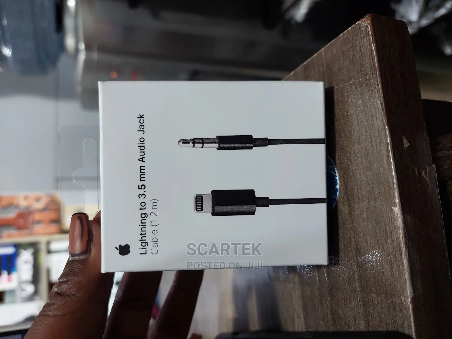 Apple Lightning to 3.5 Mm Audio Jack Cable( 1.2m)