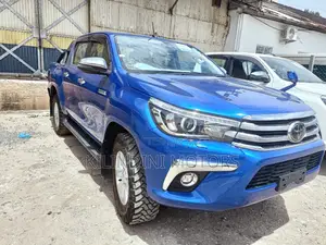 Toyota Hilux 2016 Blue