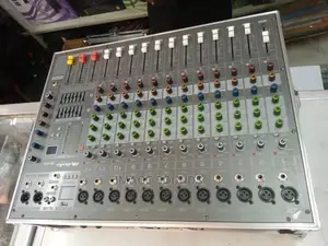Powered Mixer 12channel With Case