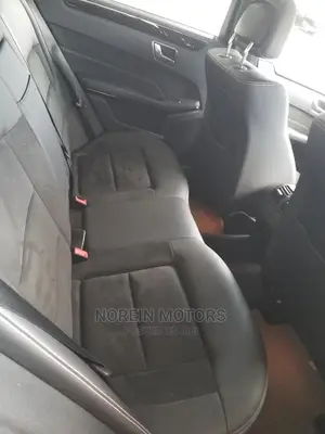 Mercedes-Benz E220 2015 Silver