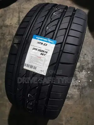 255/35 R19 Sumitomo Tyres( Japan)