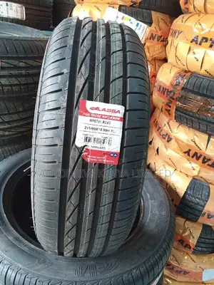 215/60r16 Lassa