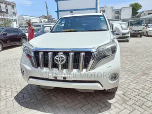 Toyota Land Cruiser 2015 White